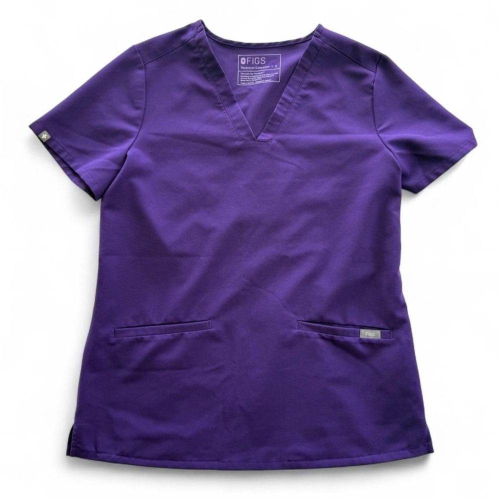 Women's Casma Three-Pocket Scrub Top from the FIGS Technical Collection Size S